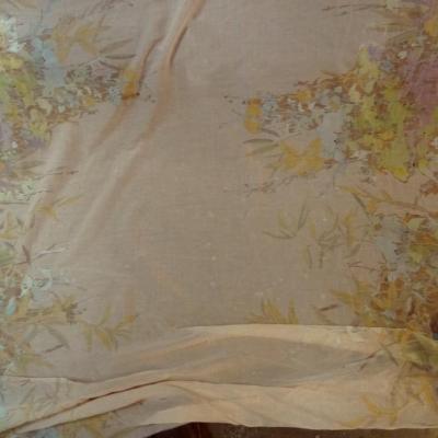 Voile de viscose soie teinte bisque motif fouilli de fleurs 1 